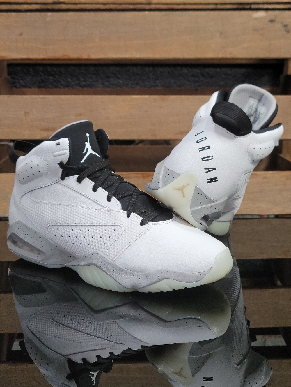 Nike Air Jordan Lift Off "White/Black/Wolf Grey" Mens 10 Basically Brand New.